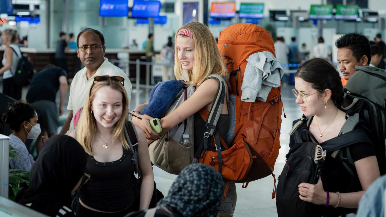 Lượng hành khách quốc tế qua sân bay Nội Bài lễ 30/4 tăng gần 30%  