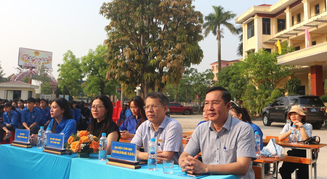 Đưa pháp luật vào học đường bằng “phiên tòa giả định”