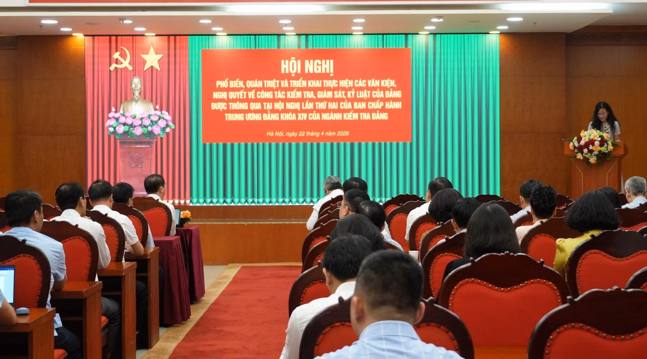 Phổ biến, quán triệt và triển khai thực hiện các văn kiện, nghị quyết về công tác kiểm tra, giám sát, kỷ luật của Đảng