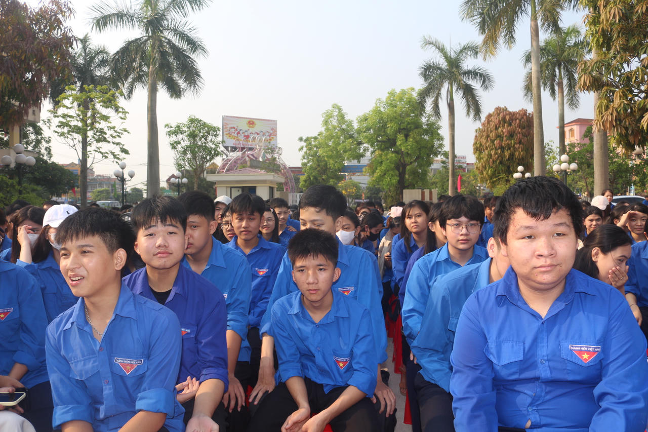 Đưa pháp luật vào học đường bằng “phiên tòa giả định”