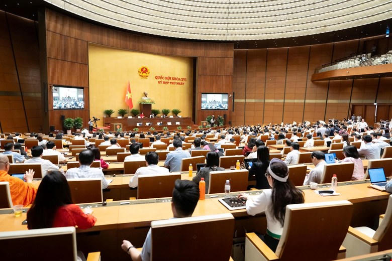 Quang cảnh phiên họp.