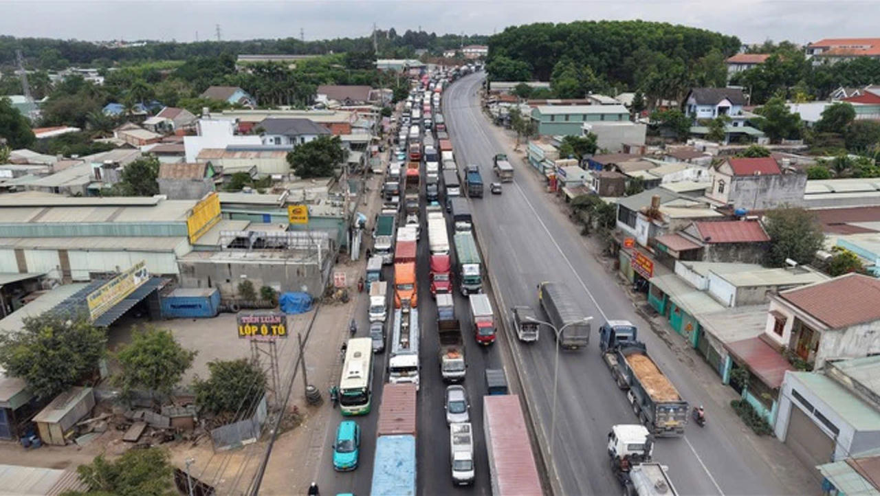 QL51 là tuyến giao thông huyết mạch kết nối Đồng Nai với TP.HCM, mỗi ngày có gần 70.000 lượt phương tiện lưu thông.