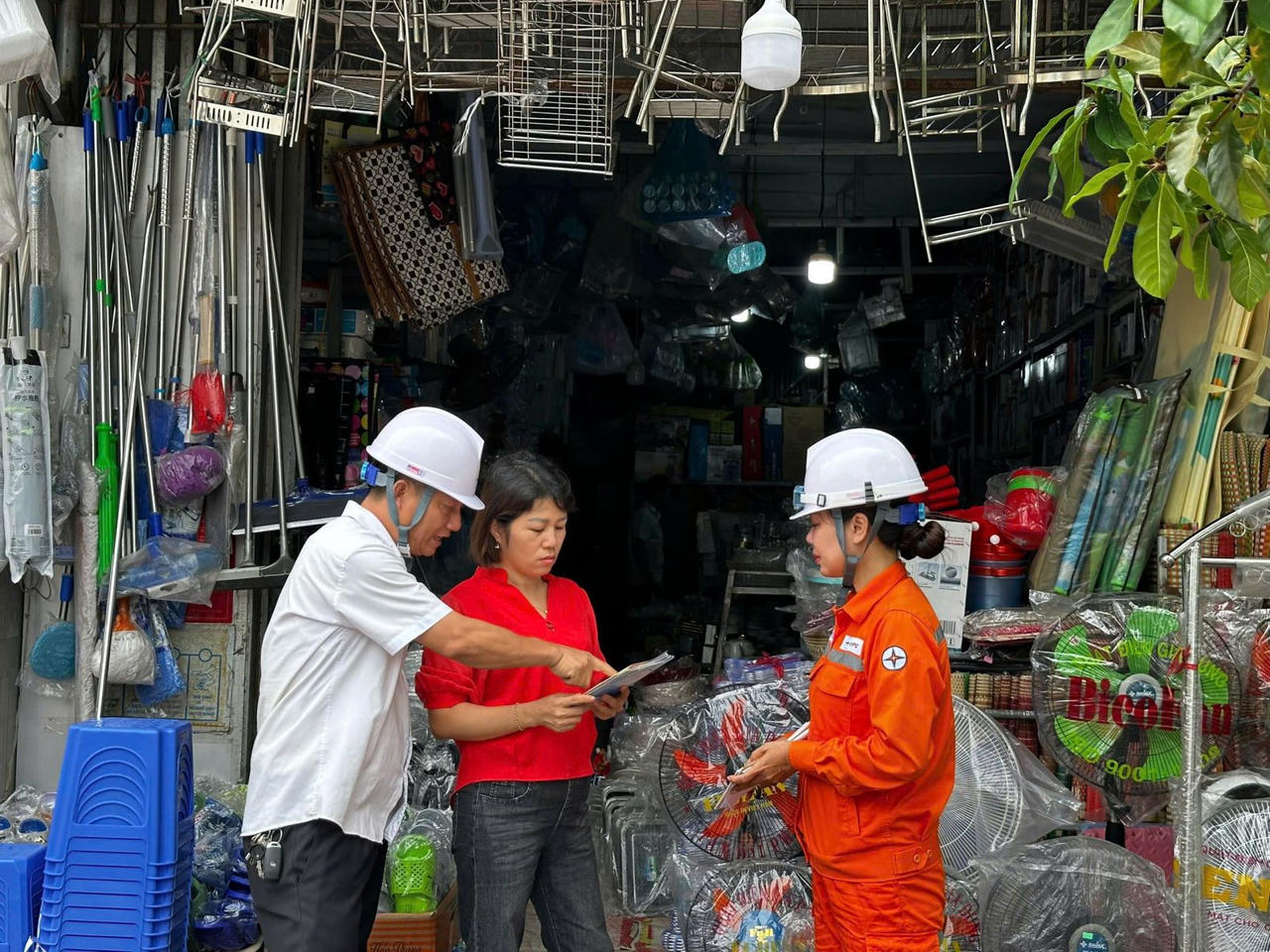 Yêu cầu 'siết' kiểm tra, đảm bảo an toàn điện mùa nắng nóng