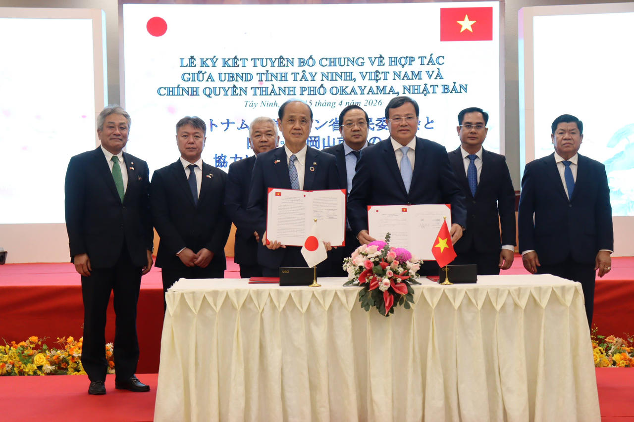 Lãnh đạo tỉnh Tây Ninh và TP Okayama ký kết tuyên bố chung về hợp tác.