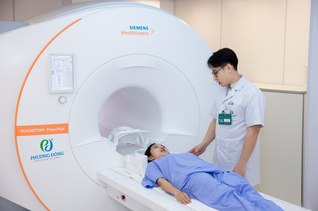 MRI 1.5T MAGNETOM Flow.Plus hội tụ AI thông minh, định hướng vận hành bền vững và mang đến trải nghiệm thăm khám thân thiện