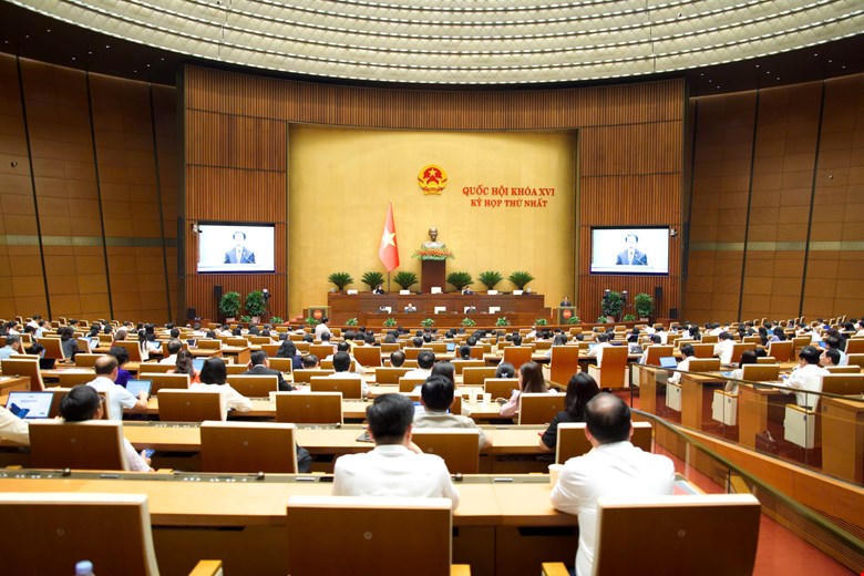 Hình ảnh tại phiên thảo luận ở hội trường của Quốc hội về dự án Luạt Thủ đô (sửa đổi).
