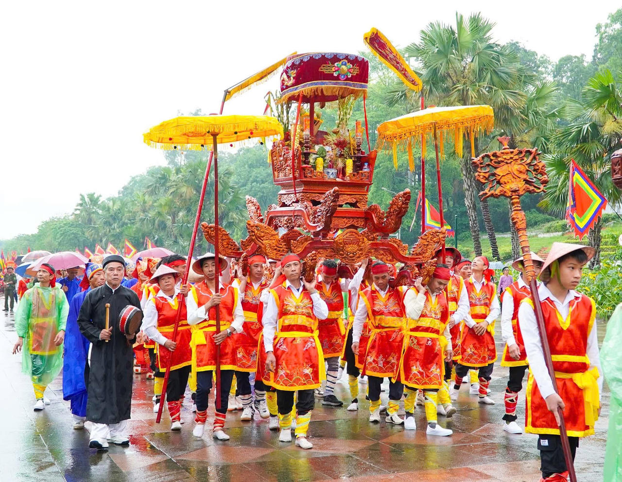 Rộn ràng lễ rước kiệu của các địa phương vùng ven Đền Hùng