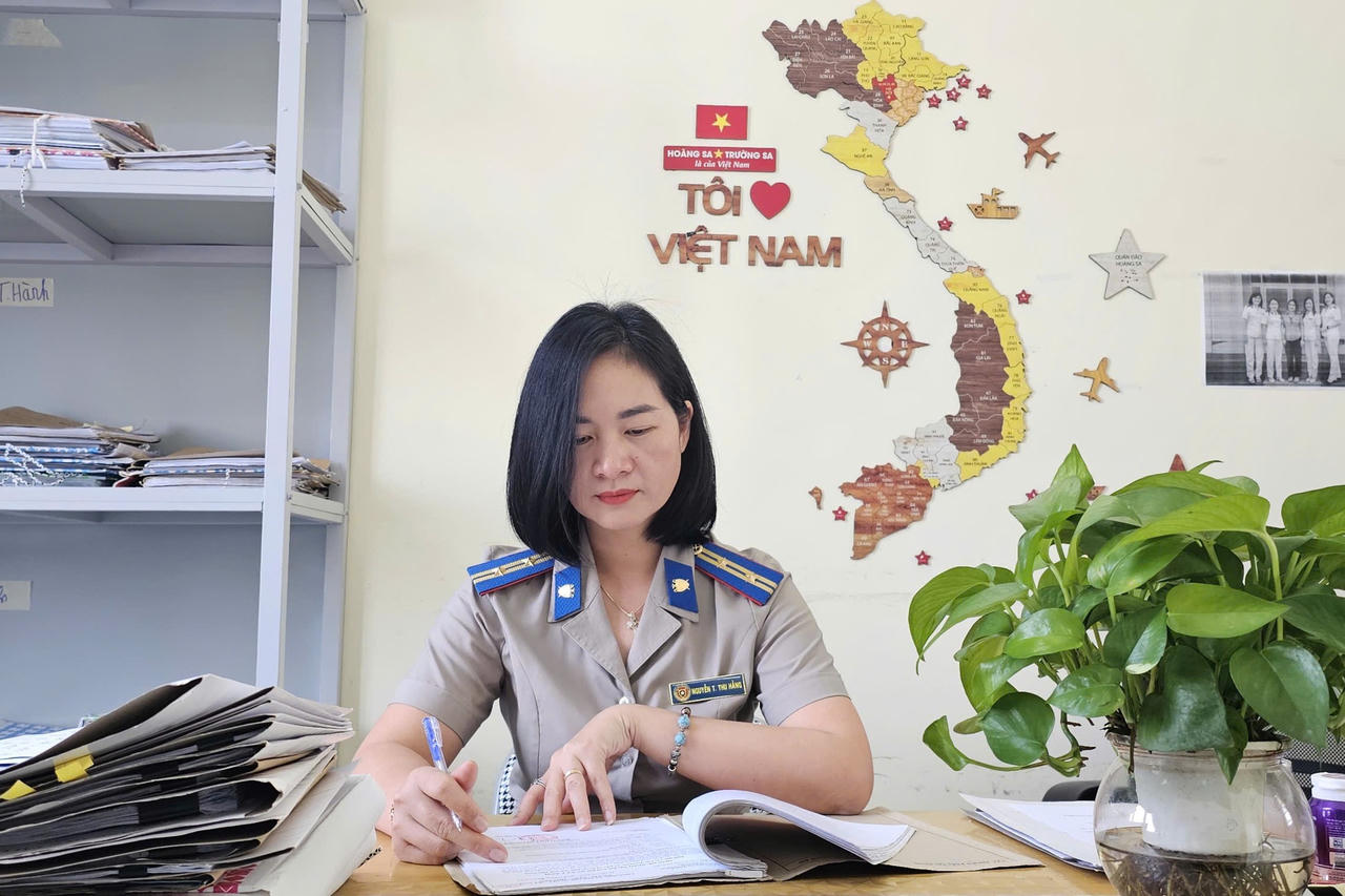 “Bông hồng thép” đi qua bi kịch, giữ trọn lời thề với nghề