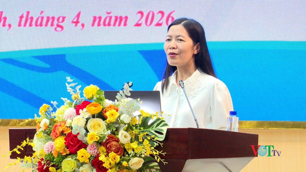 Bà Phạm Thị Biên – Ủy viên Ban Thường vụ Hội LHPN tỉnh, Phó Trưởng Ban Công tác Phụ nữ tỉnh Ninh Bình phát biểu chỉ đạo Hội nghị.