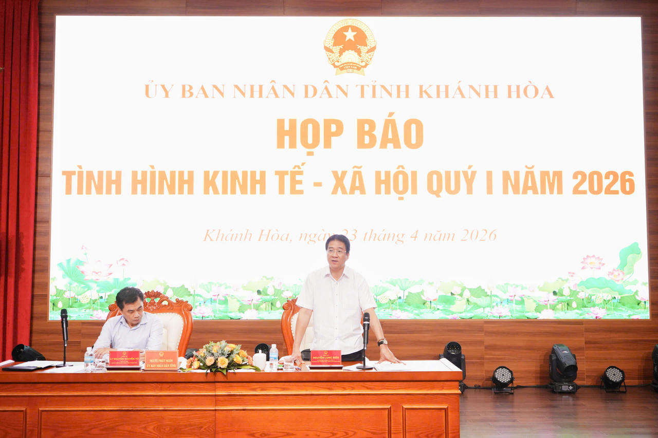 Khánh Hòa: Gỡ vướng về mẫu biểu, hồ sơ xét khen thưởng ngành giáo dục