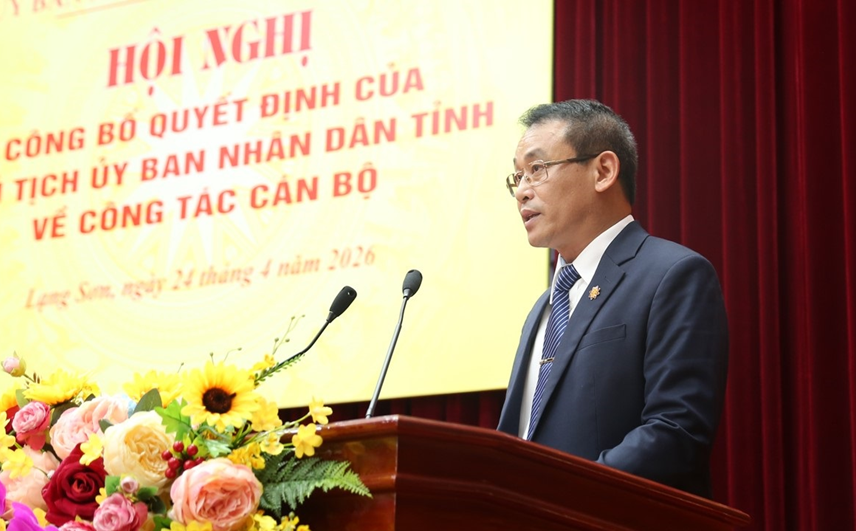 Ông Phạm Đức Huân phát biểu nhận nhiệm vụ.