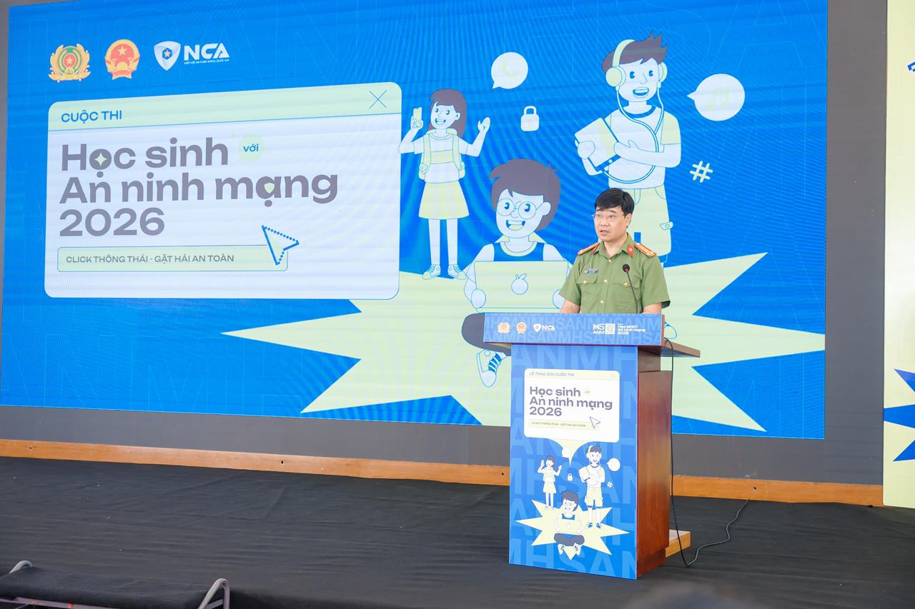 Đại tá, TS Nguyễn Hồng Quân - Phó Cục trưởng Cục A05, Trưởng Ban An ninh dữ liệu và Bảo vệ dữ liệu cá nhân (Hiệp hội An ninh mạng quốc gia) phát biểu tại sự kiện. 