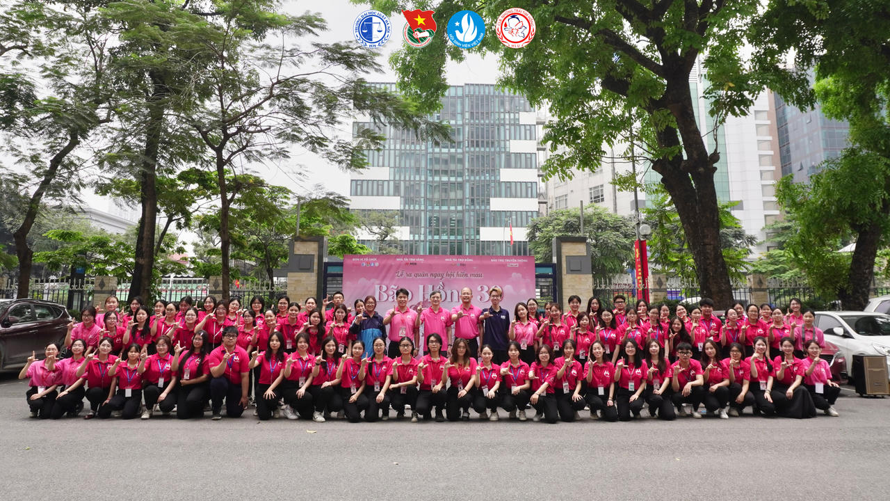 Trường Đại học Luật Hà Nội tổ chức Lễ ra quân Bão Hồng 30