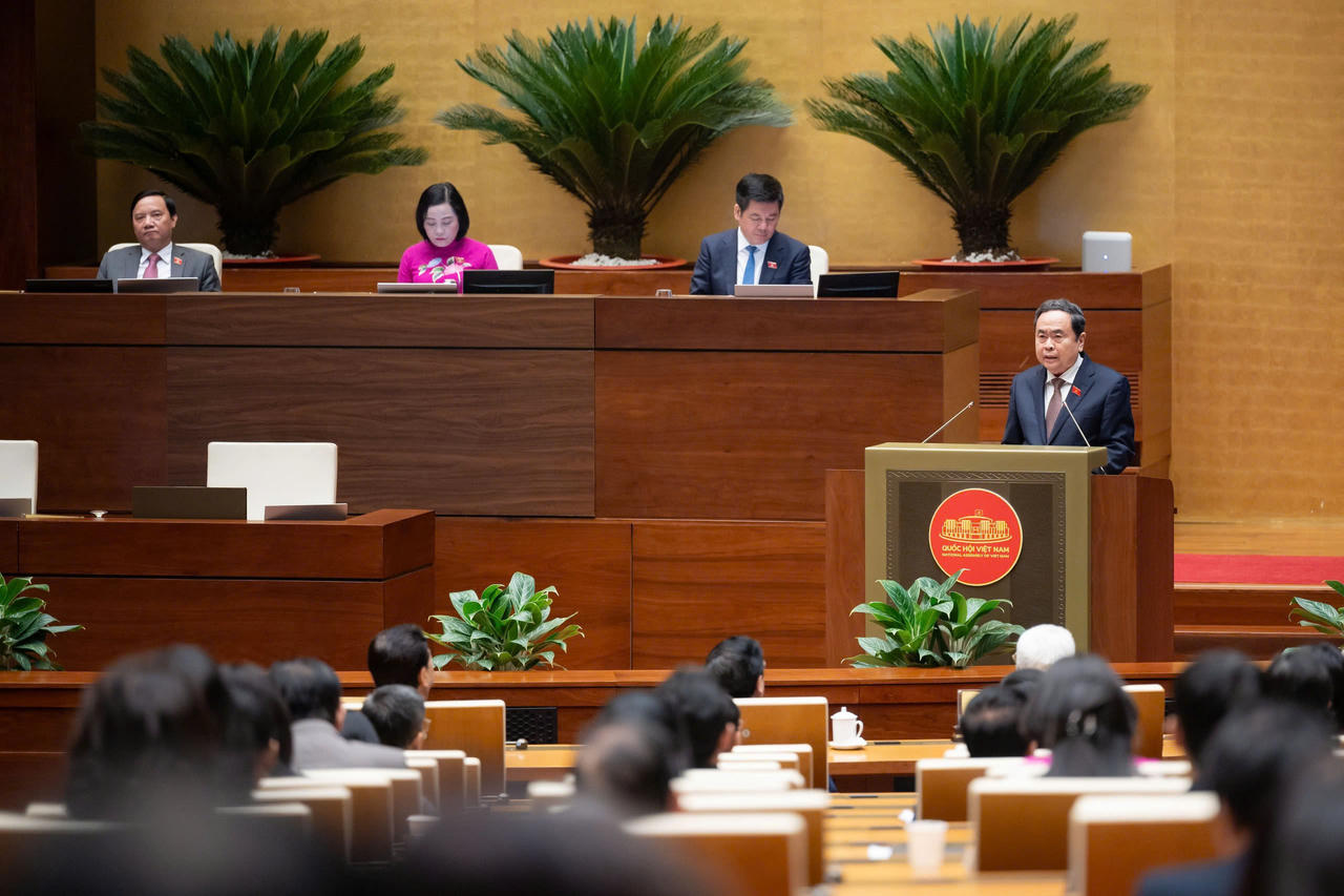 Quang cảnh phiên bế mạc Kỳ họp thứ Nhất.