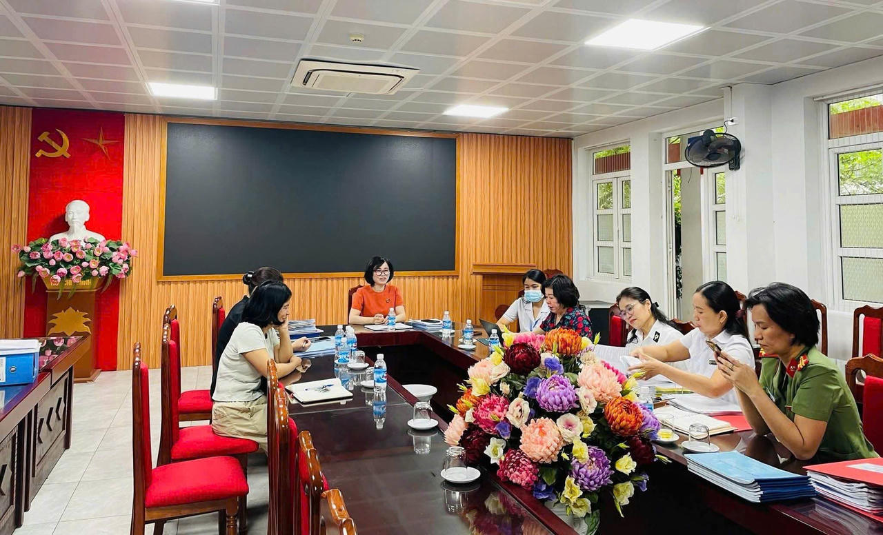 Lực lượng chức năng phường Tây Hồ họp triển khai kế hoạch Tháng hành động vì ATTP năm 2026.