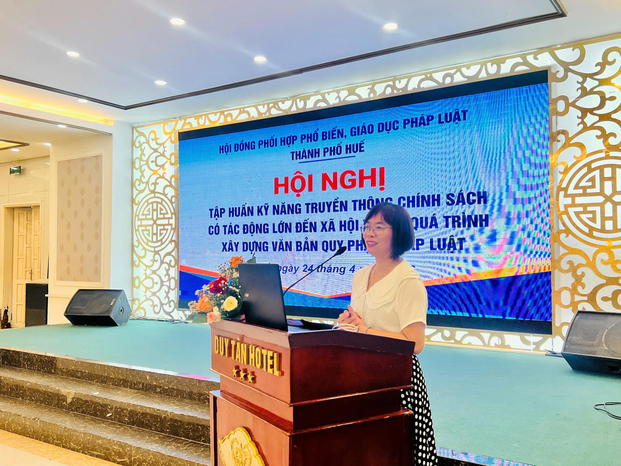 Phó Giám đốc Sở Tư pháp TP Huế Nguyễn Thị Xuân Nhi phát biểu tại hội nghị&nbsp;