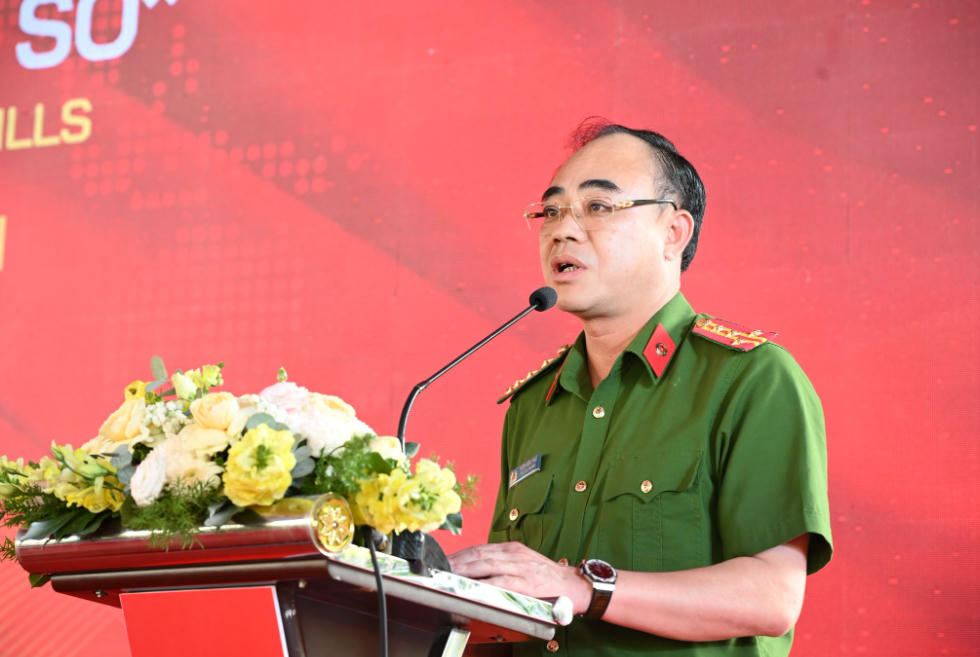 Đại tá Trần Hồng Phú - Phó Cục trưởng Cục Quản lý hành chính về trật tự xã hội (C06, Bộ Công an) phát biểu tại Lễ khánh thành Trạm Công dân số.