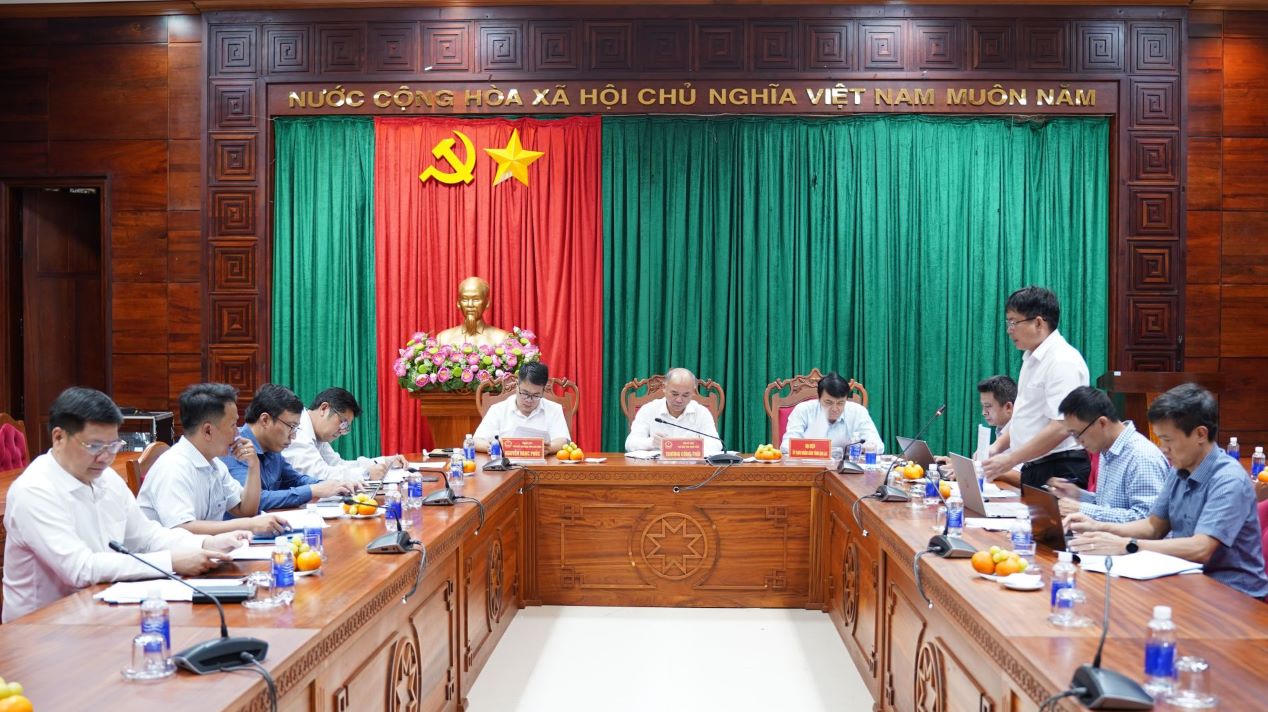 Toàn cảnh buổi làm việc của 3 tỉnh Tây Nguyên nhằm thống nhất đề xuất phương án đầu tư xây dựng cao tốc Pleiku - Buôn Ma Thuột - Gia Nghĩa. Ảnh Minh Huệ