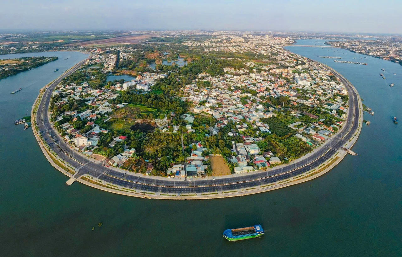 Đồng Nai ưu tiên đầu tư hạ tầng, đẩy nhanh các dự án cao tốc, cảng, logistics và kết nối sân bay Long Thành để tạo động lực phát triển mới. Ảnh: DT