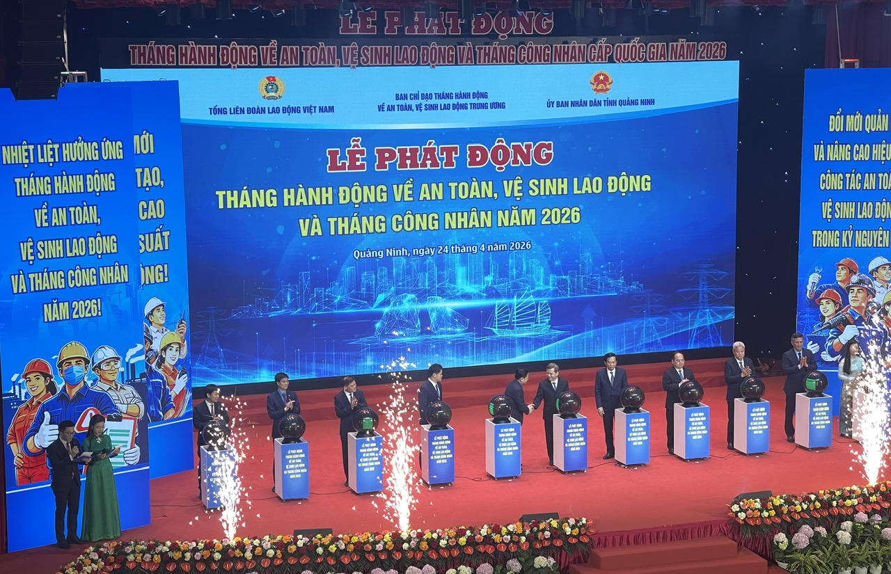 Ủy viên Bộ Chính trị Lê Minh Trí nhấn nút phát động Tháng An toàn, vệ sinh lao động tại Quảng Ninh