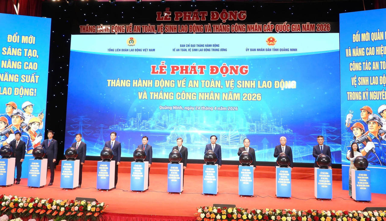 Các đại biểu nhấn nút phát động&nbsp;Tháng hành động về ATVSLĐ và Tháng Công nhân năm 2026.