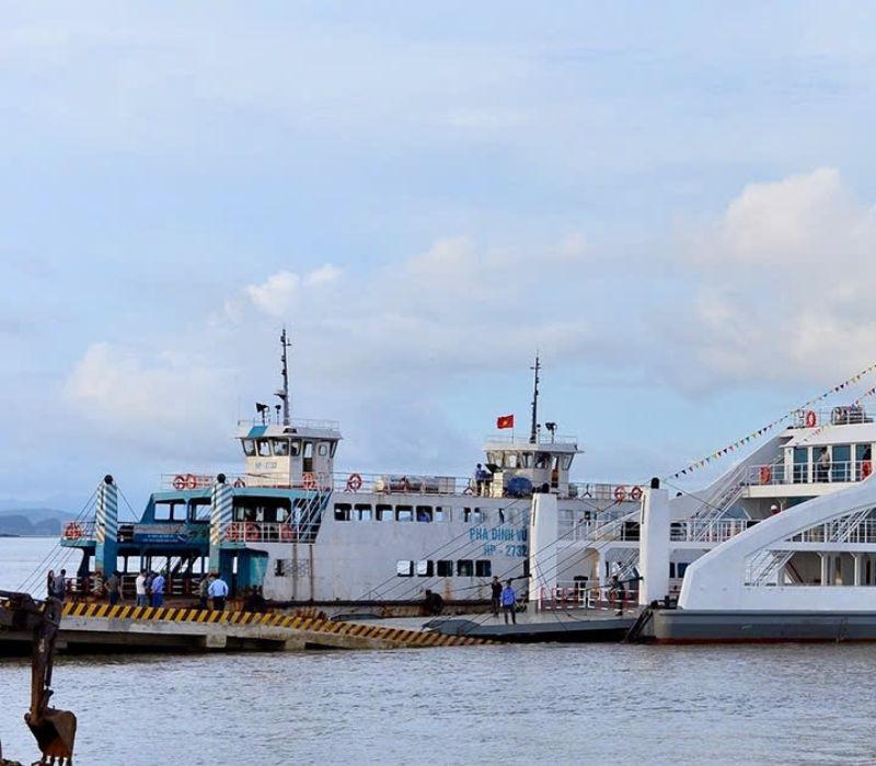 Hải Phòng: Tạm dừng chuyên chở xe ô tô con, xe tải qua phà Đồng Bài