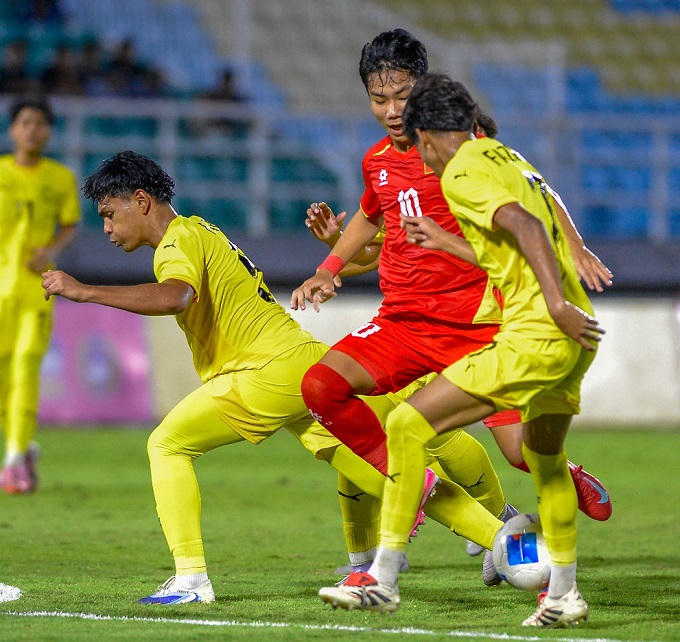 Trình độ của U17 Việt Nam vẫn hơn nhiều các cầu thủ trẻ Malaysia. (Ảnh: Báo Bóng đá)