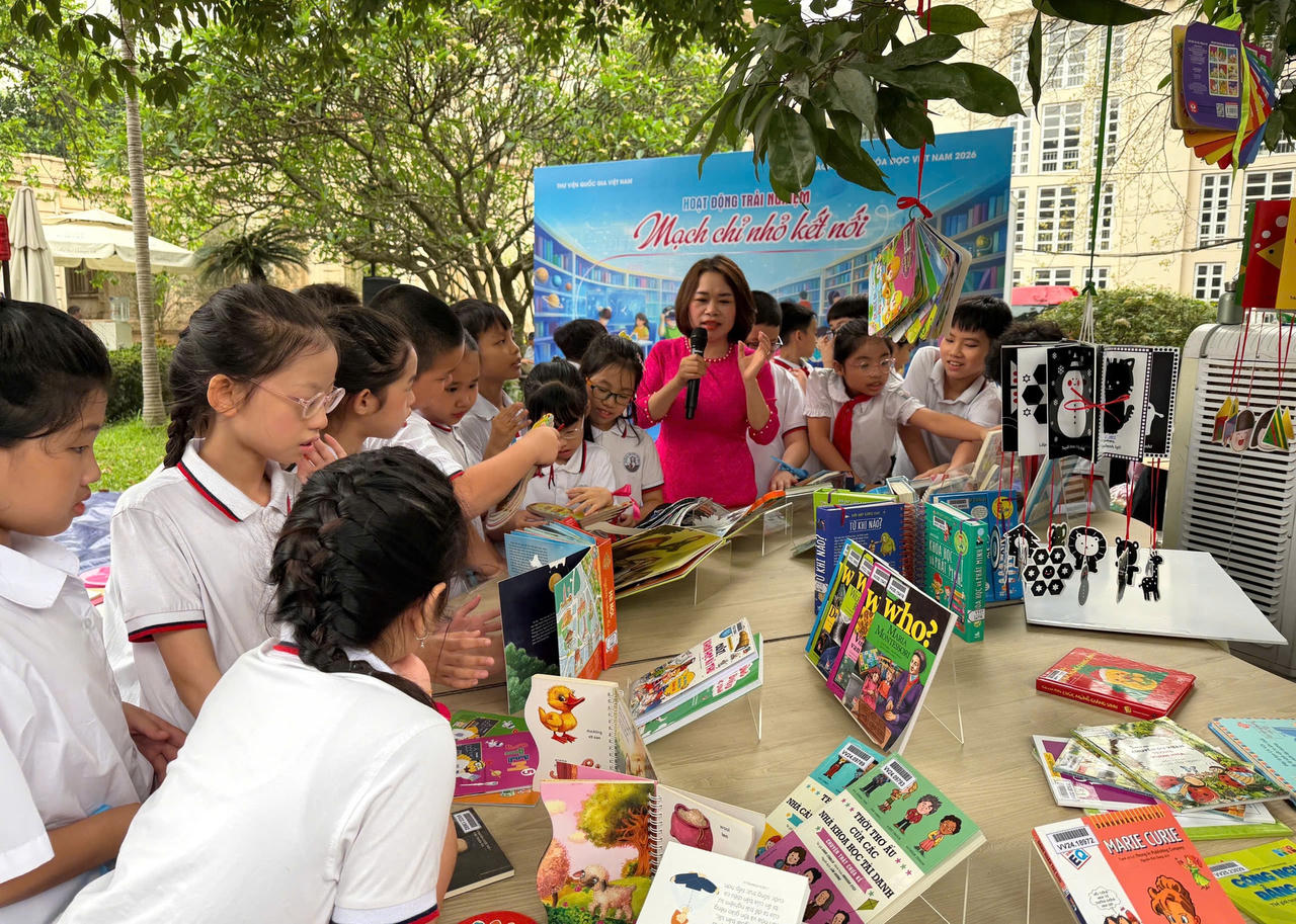 Nhiều hoạt động trải nghiệm thu hút đông đảo bạn đọc tham gia trong khuôn khổ Ngày Sách và Văn hóa đọc Việt Nam năm 2026. (Ảnh: VGP)