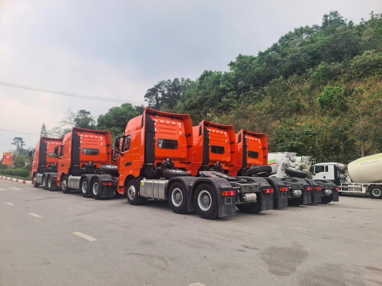 Nhập khẩu ô tô qua Cửa khẩu quốc tế Hữu Nghị tăng trưởng mạnh