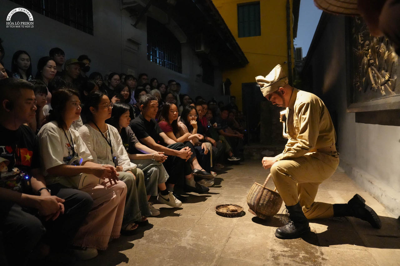 Di tích Nhà tù Hỏa Lò là một điểm đến đem lại nhiều cung bậc cảm xúc cho du khách. (Nguồn: Di tích Nhà tù Hỏa Lò)