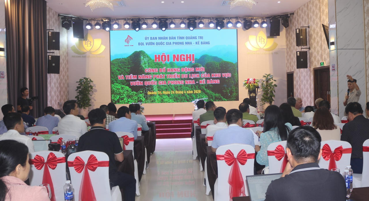 Toàn cảnh buổi họp báo.