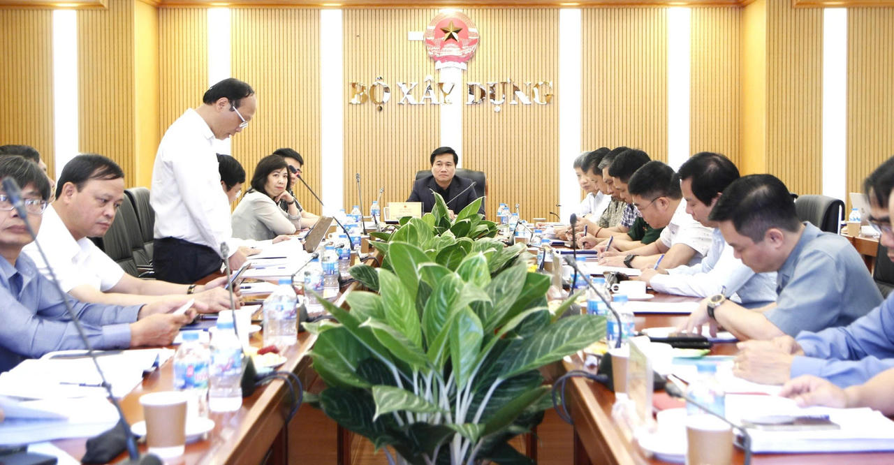 Tiếp tục rà soát, đánh giá để phân cấp hệ thống đô thị theo quốc gia, vùng, tỉnh