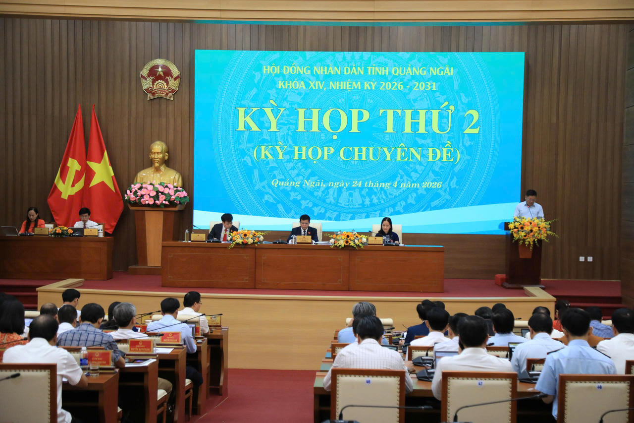 Tại kỳ họp lần này, HĐND tỉnh Quảng Ngãi cũng thông qua 22 nghị quyết quan trọng khác liên quan đến danh mục thu hồi đất, điều chỉnh kế hoạch đầu tư công trung hạn, kéo dài giải ngân vốn ngân sách trung ương và các chương trình mục tiêu quốc gia, góp phần hoàn thiện khung chính sách cho giai đoạn phát triển mới.