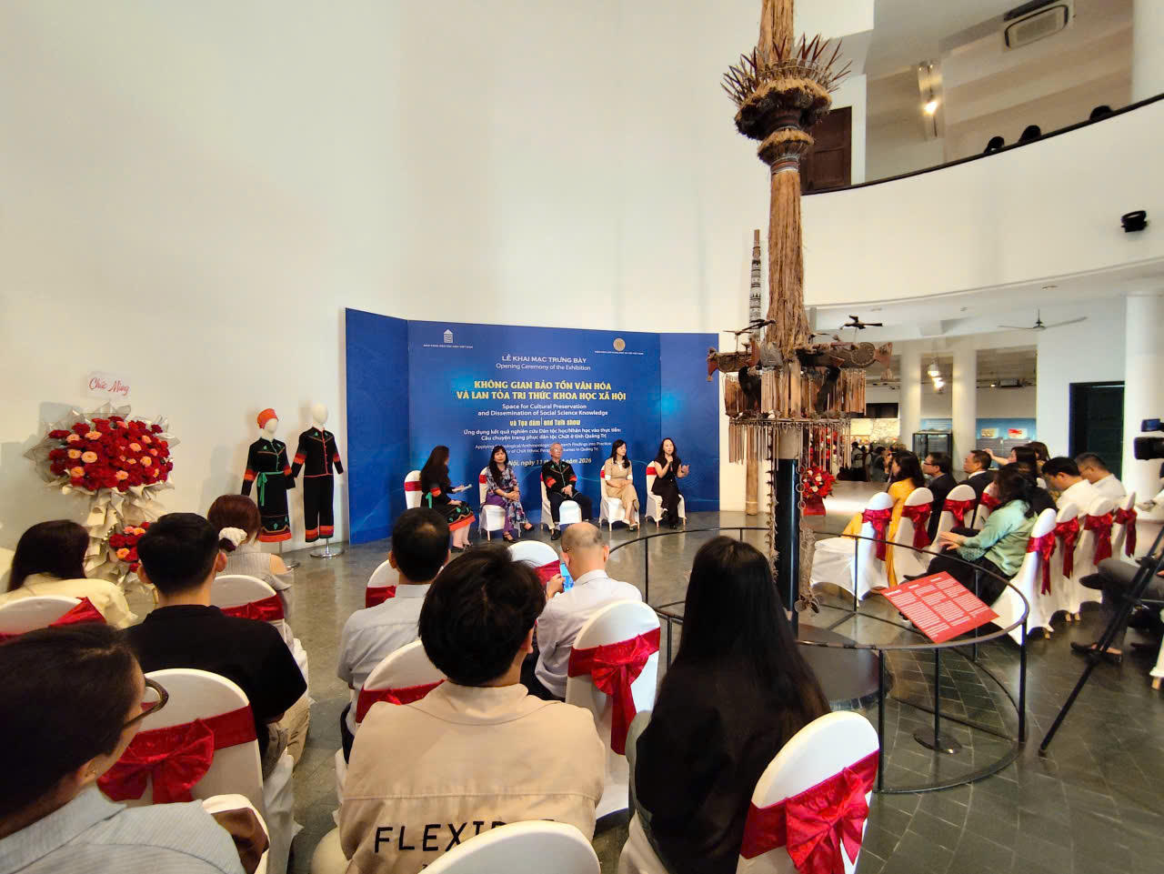 Tọa đàm “Ứng dụng kết quả nghiên cứu dân tộc học - nhân học vào thực tiễn: Câu chuyện trang phục dân tộc Chứt ở Quảng Trị” tại Bảo tàng Dân tộc học Việt Nam ngày 11/4/2026. (Ảnh trong bài: PV)