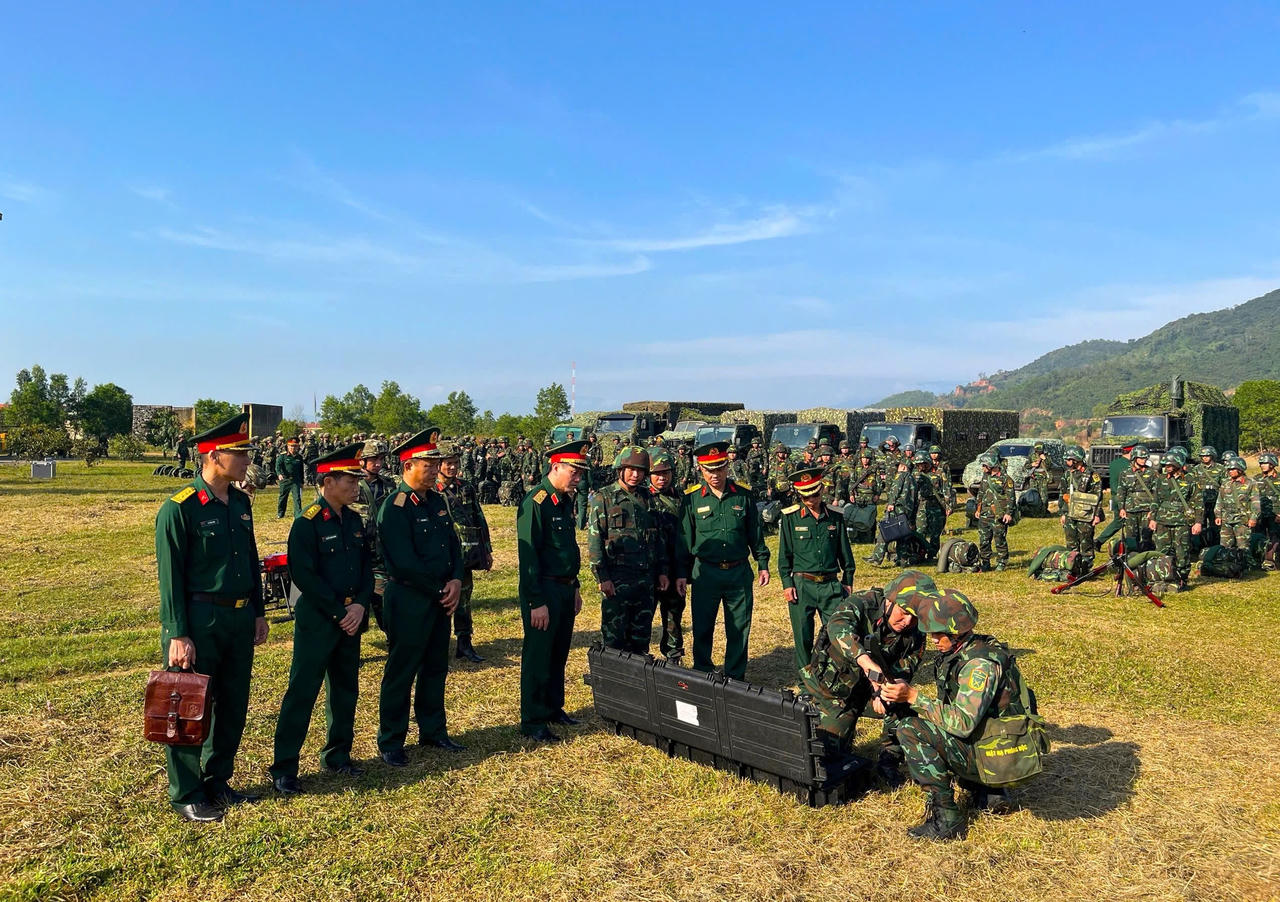 Quân khu 5 nâng cao chất lượng huấn luyện, sức mạnh chiến đấu và phát triển khoa học - công nghệ