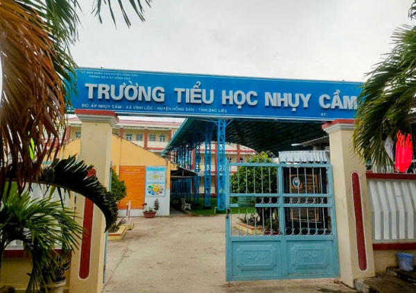 Điều tra vụ hơn 40 học sinh nghi ngộ độc thực phẩm ở Cà Mau