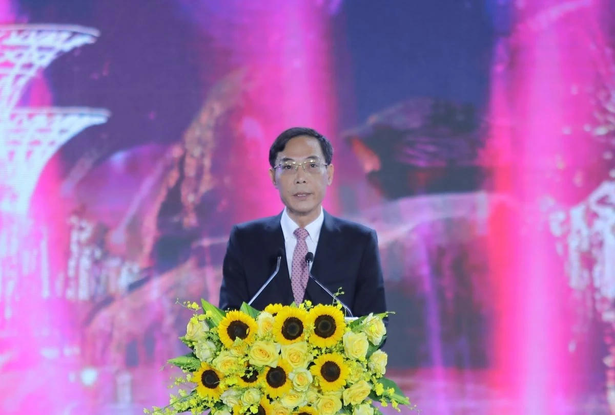 Phó Chủ tịch UBND tỉnh Thanh Hóa Đầu Thanh Tùng phát biểu khai mạc buổi lễ.