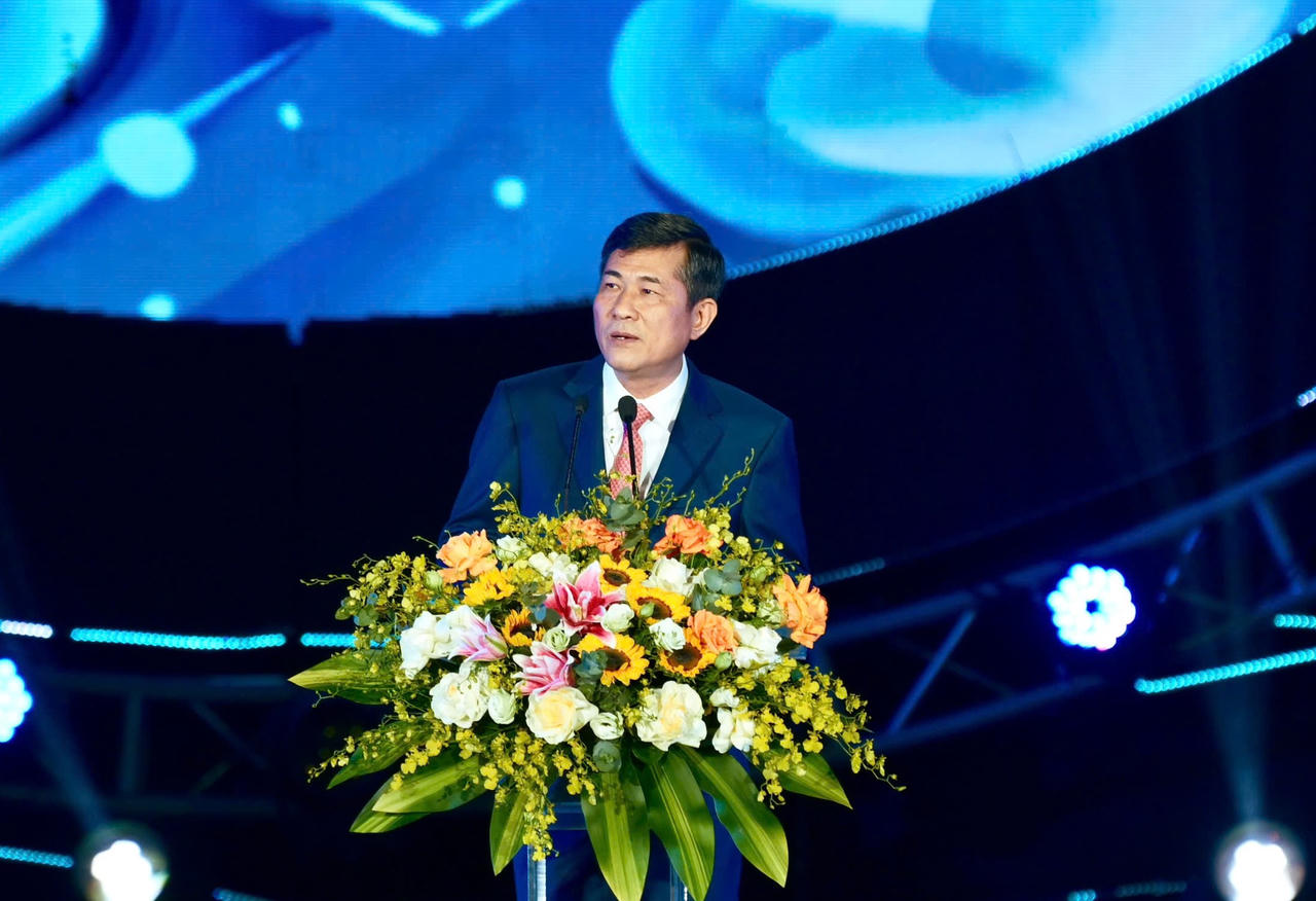 Phó Chủ tịch UBND tỉnh Nghệ An Thái Văn Thành phát biểu khai mạc. Ảnh: Võ Khánh