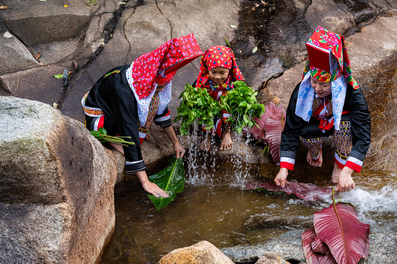Sắc màu Dao giữa núi rừng Đông Bắc - câu chuyện từ lễ hội Khỏi Kêm