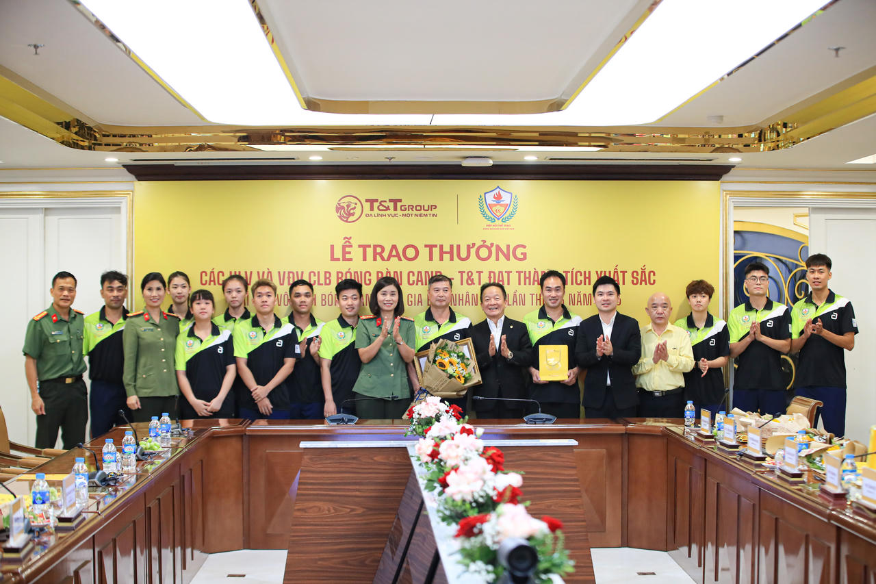 Nhà sáng lập T&T Group Đỗ Quang Hiển trao thưởng 1,3 tỷ đồng cho đội bóng bàn CAND – T&T sau thành tích xuất sắc tại giải bóng bàn toàn quốc 2025.