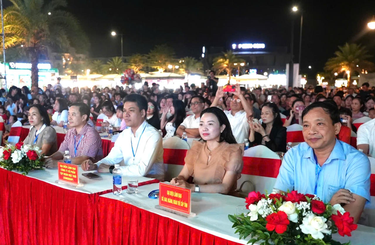 Hàng nghìn người “cháy” cùng đêm nghệ thuật mở màn du lịch Quảng Trị 2026