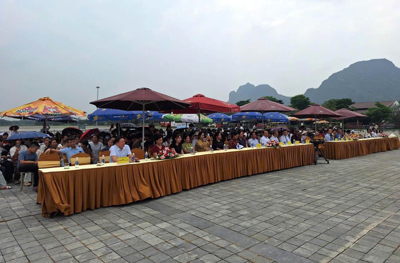 Các đại biểu tham dự&nbsp;Liên hoan Yosakoi Việt Nam lần thứ IV năm 2026 tại&nbsp;Khu du lịch Tam Chúc sáng ngày 25/4.