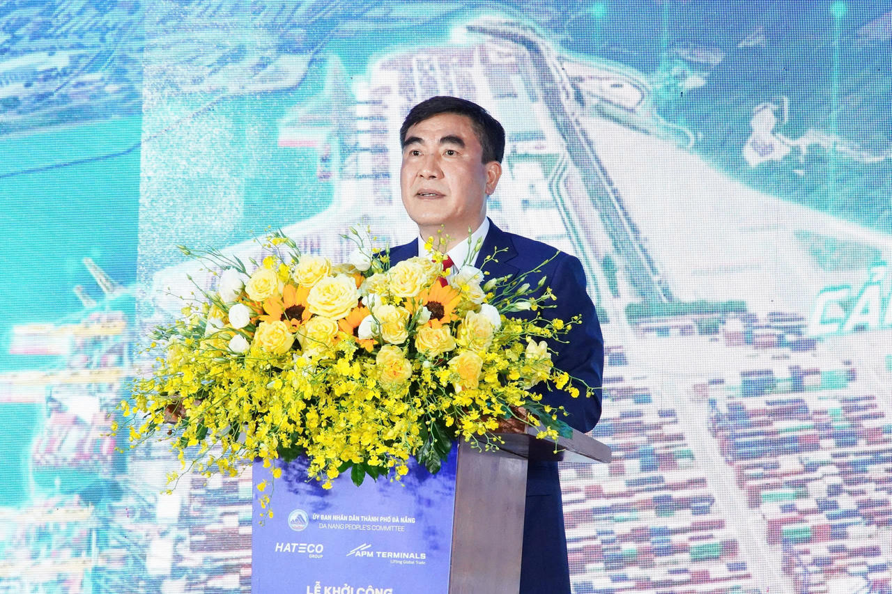 Đại diện nhà đầu tư cam&nbsp;kết tổ chức triển khai dự án Bến cảng container Liên Chiểu đúng tiến độ, bảo đảm chất lượng và hiệu quả tổng thể.