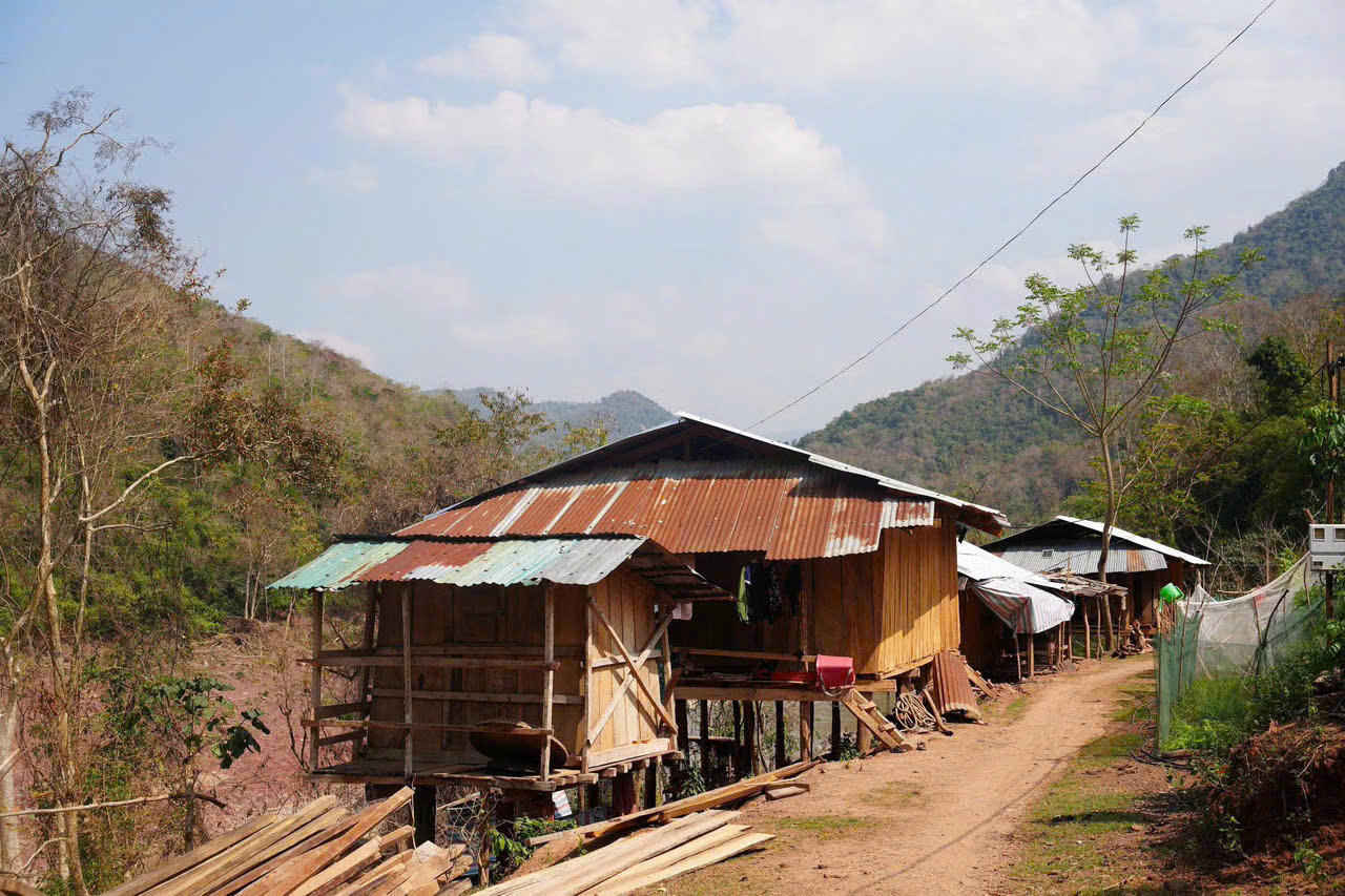 Hàng chục hộ dân ở Cha Nga vẫn chưa thể tái định cư do chưa có vị trí tái định cư phù hợp.