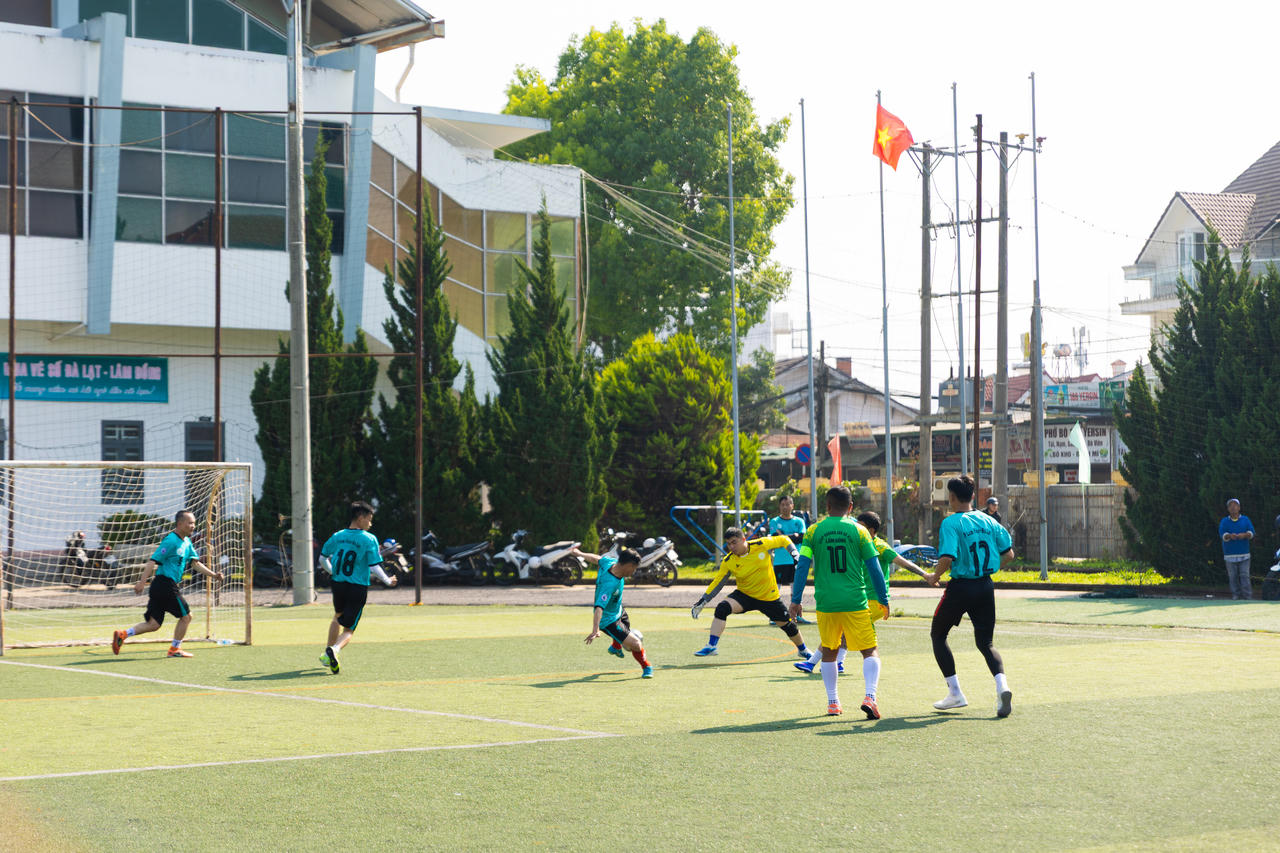 Giải được tổ chức theo hình thức bóng đá mini.