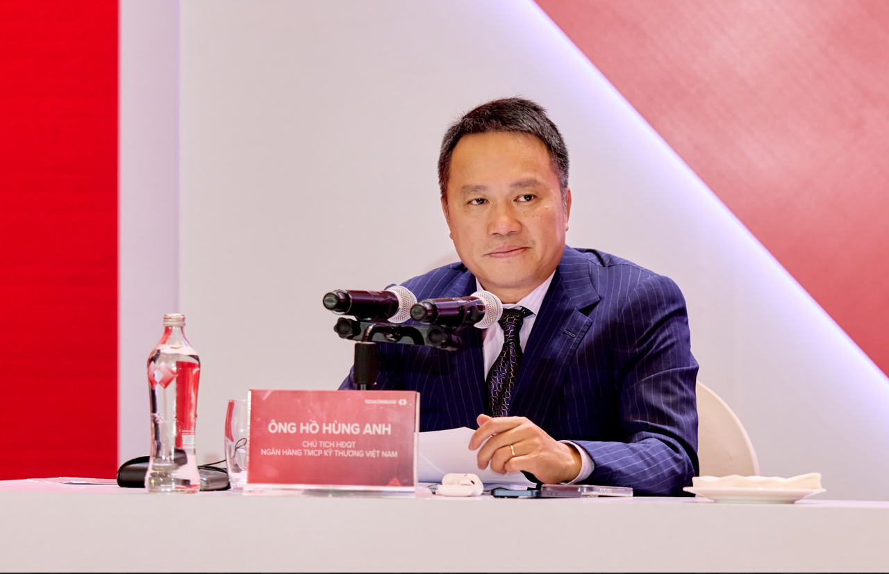 ĐHĐCĐ Techcombank (TCB) 2026: Vốn điều lệ lập đỉnh hệ thống, quý 1 lãi 8.900 tỷ cùng mức chia cổ tức khủng lên tới 67%