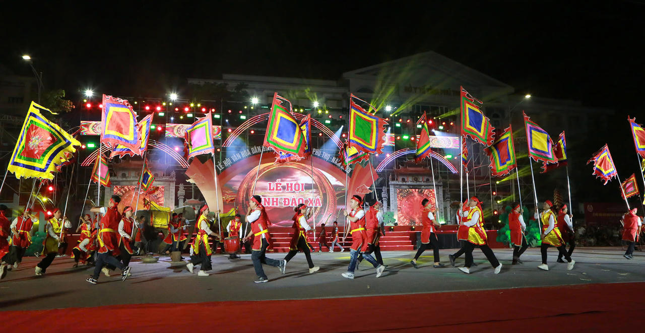 Rực rỡ đêm hội 'Thanh âm nguồn cội' tại Đền Hùng