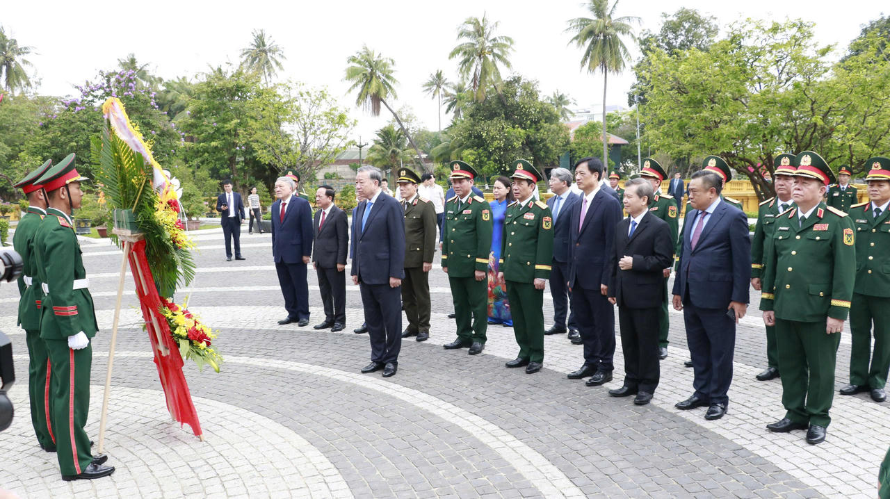 Tổng Bí thư, Chủ tịch nước Tô Lâm thăm và làm việc tại Quân khu 5