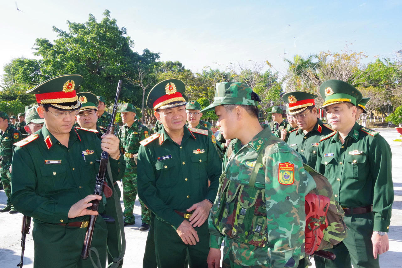 Nâng cao chất lượng huấn luyện, sức mạnh chiến đấu và phát triển khoa học - công nghệ, chuyển đổi số chính là những nhiệm vụ trung tâm, xuyên suốt của Lực lượng vũ trang (LLVT) Quân khu 5.