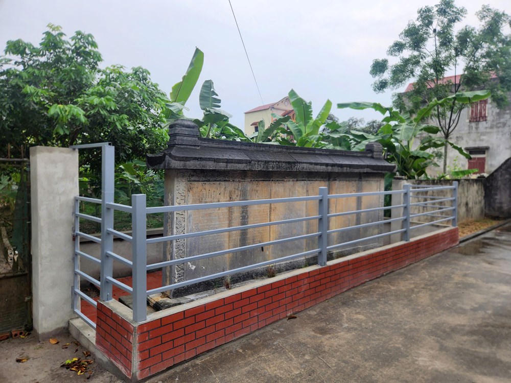 Bia đá cổ 300 năm tuổi tại xã Thọ Phú (Thanh Hóa) được chính quyền địa phương cải tạo, chỉnh trang.